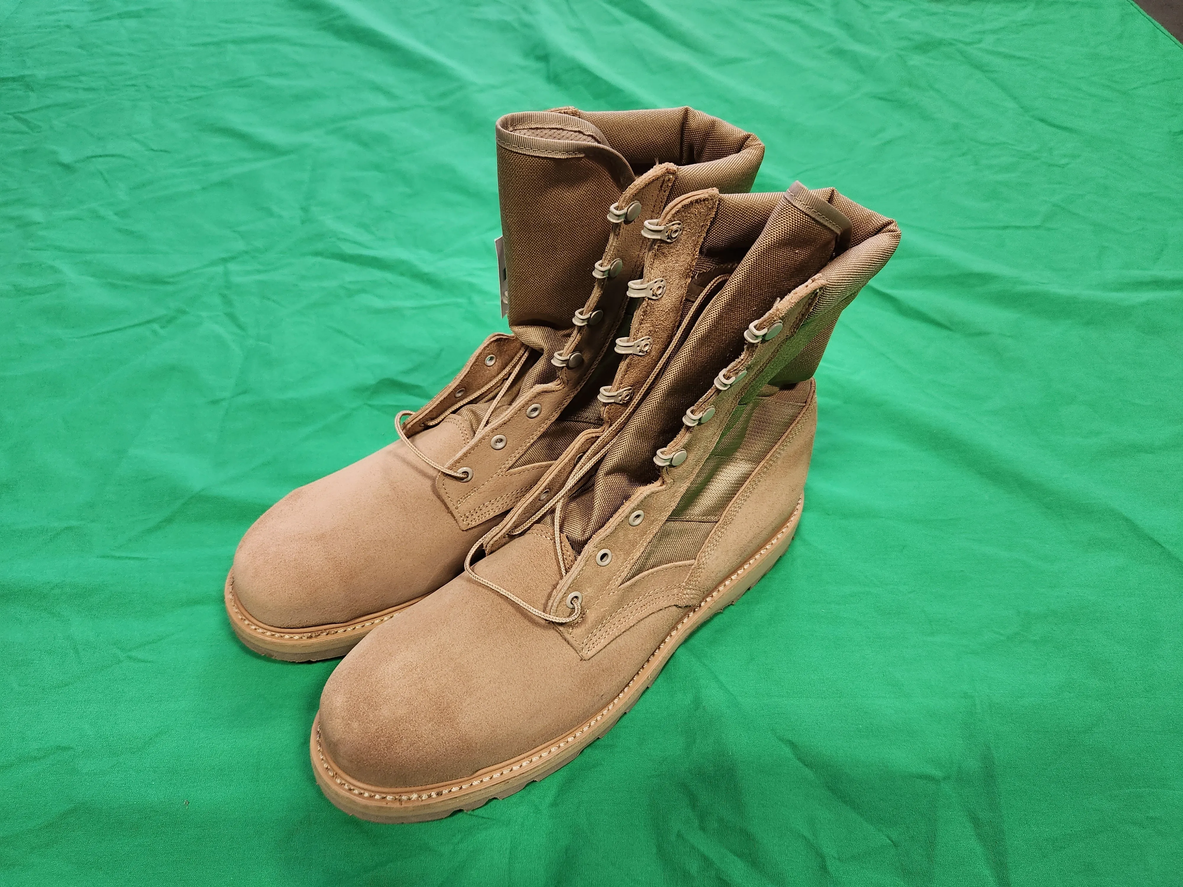 Thorogood Steel Toe Boot, Hot Weather, Desert Tan, 16W - New/Open Box